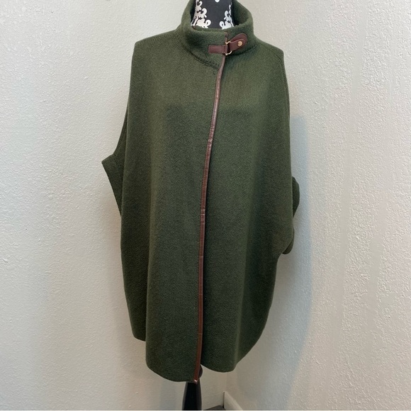 Akemi + Kin Anthropologie Knit Short Sleeve Poncho - Picture 2 of 16